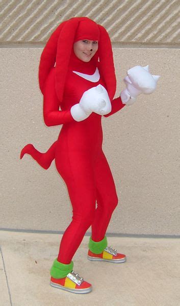 Knuckles The Echidna Sonic The Hedgehog Series Cosplayed By Sonic