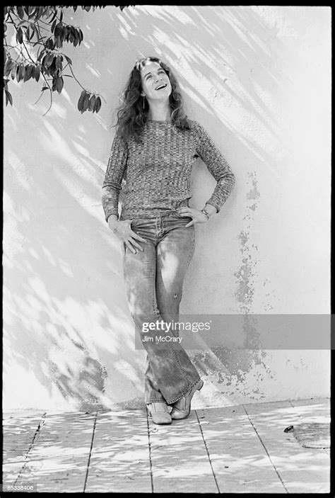 Photo Of Carole King Posed Portrait Of Carole King At Her Appian Way News Photo Getty Images