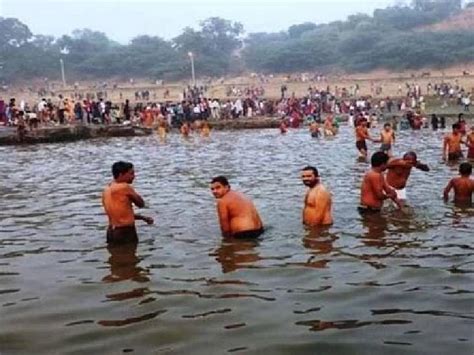 The Fair Was Inaugurated In Auraiya With Yamuna Aarti Devotees Donated