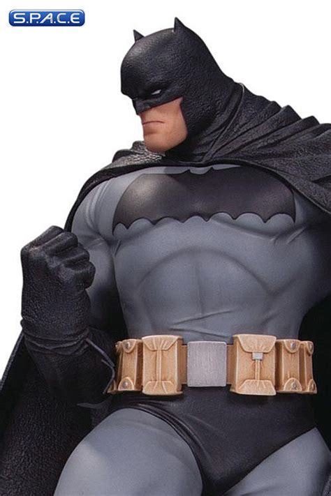 Batman Designer Mini Statue By Andy Kubert Dc Comics