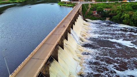 BARRAGEM DE QUIXERAMOBIM APÓS 12 ANOS SANGRANDO LÂMINA DE SANGRIA