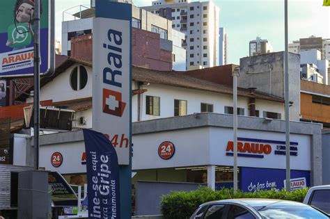 BH tem mais farmácias do que bairros e supermercados por que existem