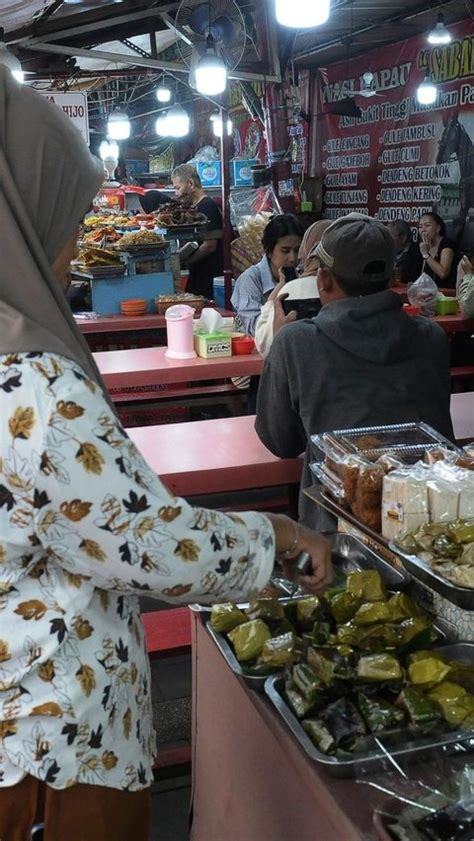 Foto Sedapnya Buka Puasa Dengan Nasi Kapau Kramat Raya Bisa Bikin