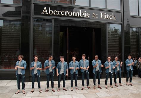 Abercrombie & Fitch Scores Lowest in Customer Satisfaction on the ACSI Retail Report 2015 | Glamour