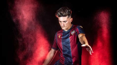 EQUIPACIÓN LEVANTE UD 2023 2024 Así es la nueva camiseta del Levante