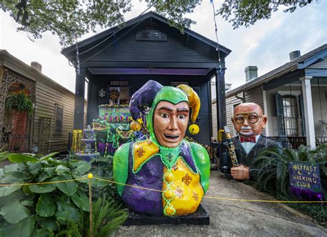 With No Mardi Gras Parades New Orleans Transforms Houses Into ‘floats