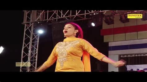 Sapna Choudhary Stage Dance Badli Badli Laage Song Video Viral Watch