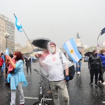 Banderazos Con Acampe Y Vigilia Frente Al Congreso Contra La Reforma