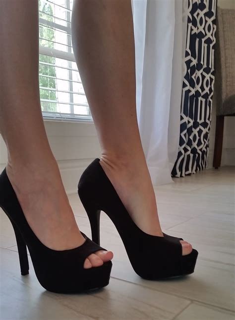 Forever 21 Black Peep Toe High Heels Size 6 Heels Peep Toe High