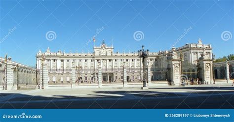 Spain, Madrid, Armory Square (Plaza De La Armeria), Royal Palace ...