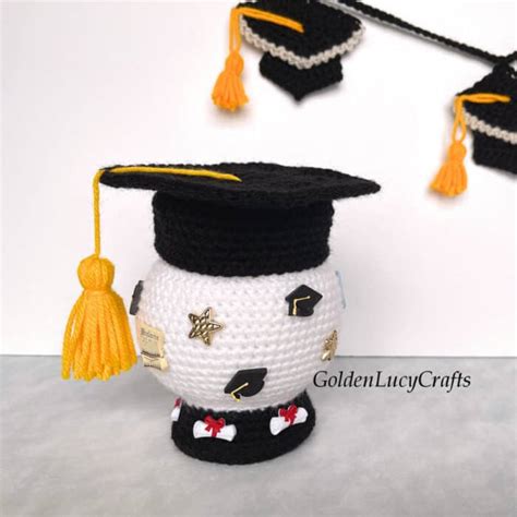 Crochet Graduation Snow Globe Goldenlucycrafts