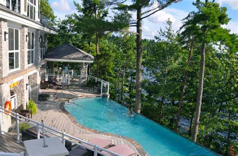 3 Top Luxury Muskoka Resorts to Visit This Summer