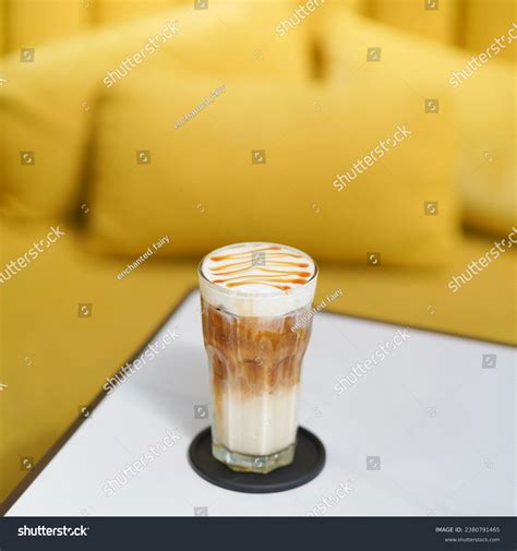 2 Hundred Caramel Machiatto Royalty Free Images Stock Photos