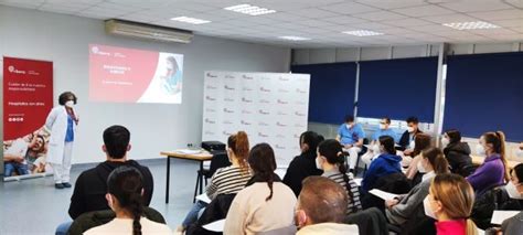 Alumnos De Enfermer A Del Campus De Ferrol Har N Pr Cticas En El