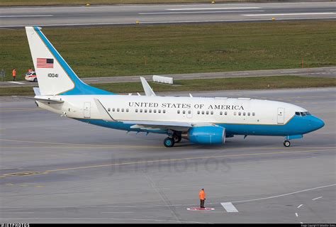 01 0041 Boeing C 40B United States US Air Force USAF