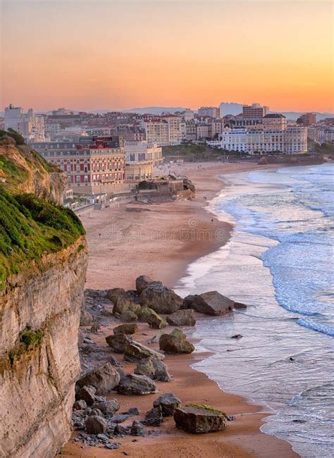 Vieille Ville De Biarritz Pays Basque France La Nuit Photo Stock