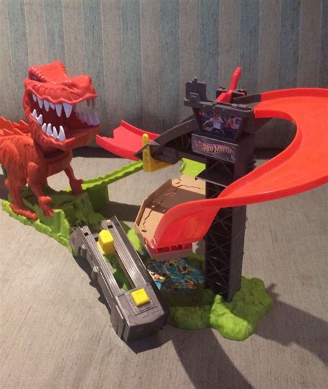 Hot Wheels Pista Ataque Do T Rex Brinquedo Para Beb S Mattel Usado Enjoei