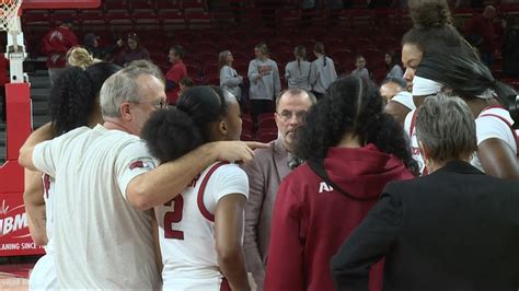 Razorback women's basketball lets second-half lead slip away in 76-73 ...