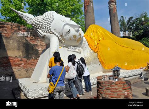 Gold Statue Of Lying Buddha Thailand Hi Res Stock Photography And