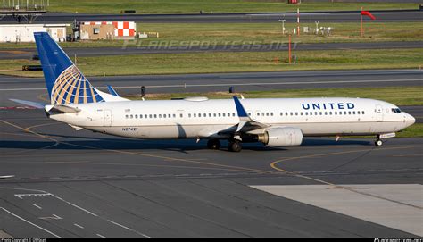 N27421 United Airlines Boeing 737 924ER WL Photo By OMGcat ID