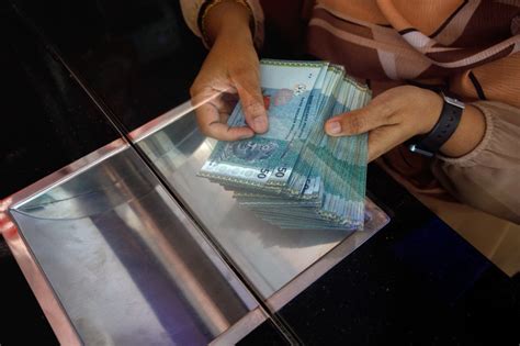 Ringgit Opens Slightly Higher Against US Dollar