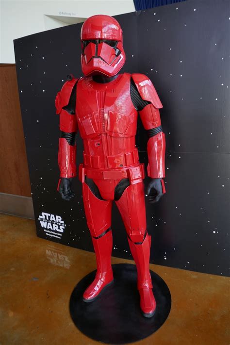 Hollywood Movie Costumes and Props: Sith Trooper amour from Star Wars ...