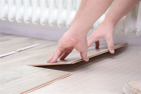 Les étapes de pose d un parquet flottant clipsable Premibel Parquet