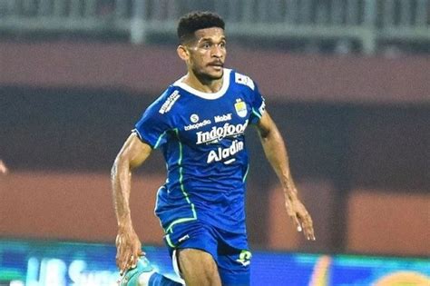 Dibeli Dewa United Ricky Kambuaya Resmi Tinggalkan Persib Bandung