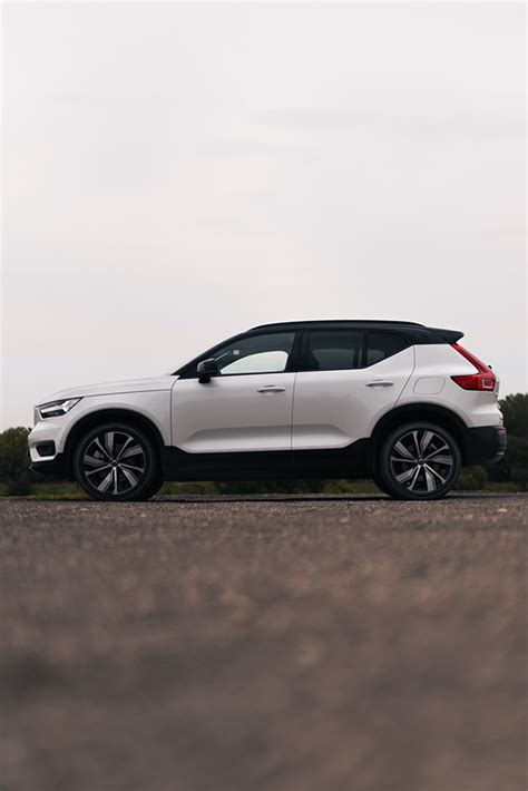 Volvo XC40 Recharge on Behance