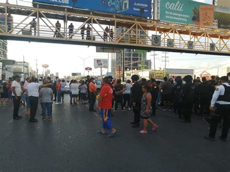 Bloquean De Nuevo Avenida Garza Sada Por Falta De Agua En Monterrey