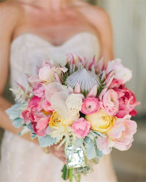 41 Stunning Ranunculus Wedding Bouquets