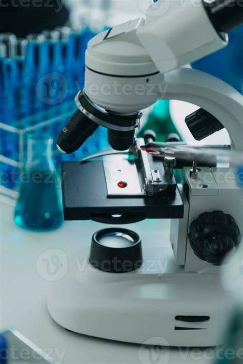 Microscope Avec Laboratoire Verrerie Science Laboratoire Recherche Et