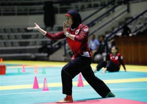 Atlet Pencak Silat Wanita Yang Berprestasi Nomor Sabet Medali Emas