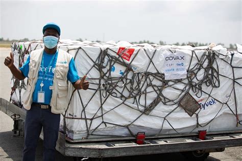 La Côte dIvoire reçoit ses premières doses de vaccin anti Covid par le