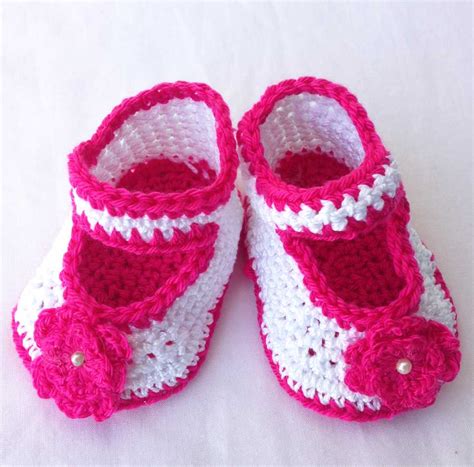 Zapatitos De Bebe A Ganchillo Zapatitos o patucos de bebé a crochet