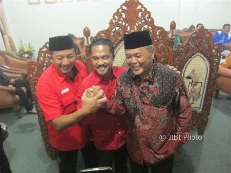 pilkada karanganyar  kisah juliyatmono  paryono dulu lawan