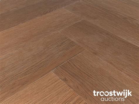 Luxury Flooring 60 m2 SPC PVC Klick Fischgrät 610 x 150 x 4 mm