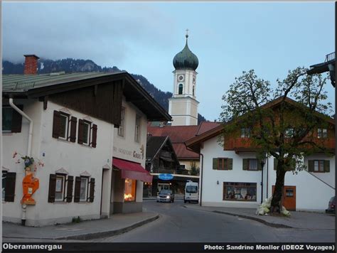 Oberammergau Village Typique Aux Façades Peintes En Bavière