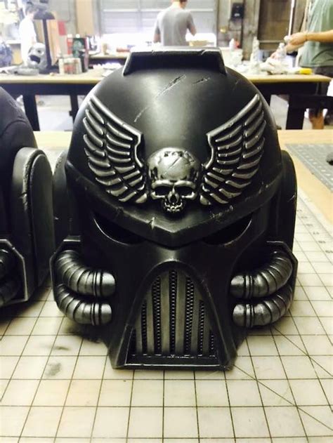 These Warhammer 40k Black Templar Champion Helmets Are A Thing Of