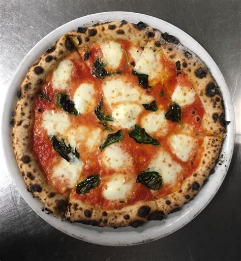 Margherita pie from Community Pie. Chattanooga, TN. : r/Pizza