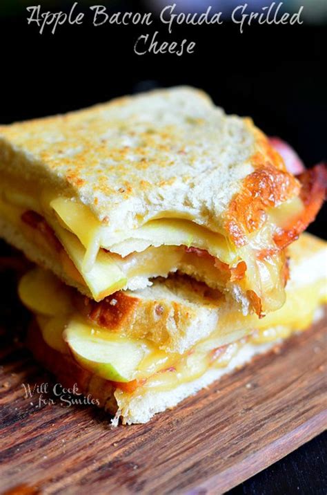 Apple Bacon Gouda Grilled Cheese