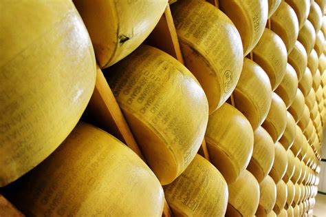 Parmigiano Reggiano Cheese Italy Italian Food Free Image From Needpix