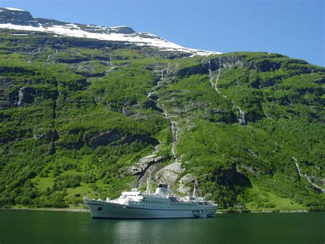 Seven Sisters Waterfall - Iconic Falls of the Geirangerfjord