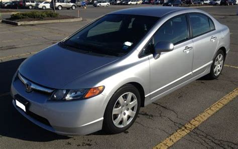 Buy used 2007 Honda Civic LX Silver Sedan 5-Speed Manual in Buffalo, New York, United States