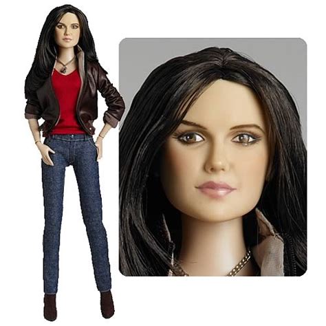 The Vampire Diaries Elena Gilbert Tonner Doll