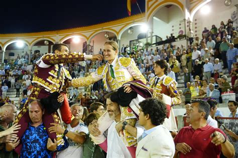 El Triunfo De Roc O Romero Manzanares Y Roca Rey En La Plaza De Toros