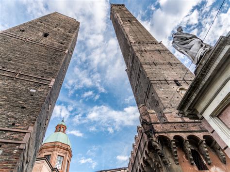 ARCHITETTURA Le Due Torri Simbolo Di Bologna ArcheoMe