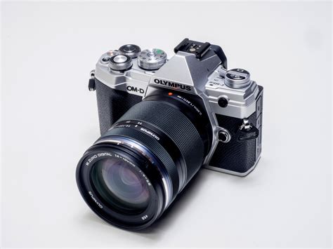 レンズキッ OLYMPUS m d e m5 mark iii ボディ ブラック トのレンズ