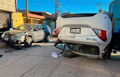 Taxi Choca Y Vuelca En Col Los Fresnos