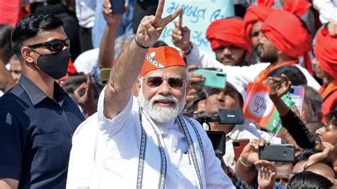 Pm Modi Holds Roadshow In Gujarat S Ahmedabad After Massive Bjp Win In